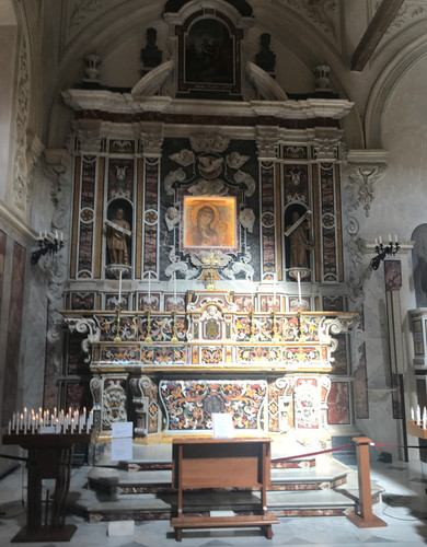 Intricate mosaic alter  -- Sassi di Matera 10.10.jpg