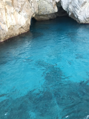 The turquoise waters surrounding the Isle of Capri.jpg