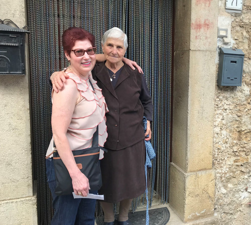 Our arrival at Rosa's home.jpg