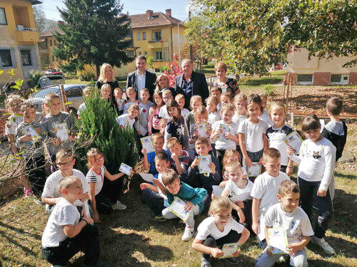 72522381 2510577152358703 419692294220808192 n.jpg