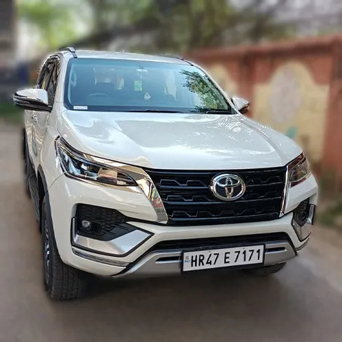fortuner front.jpg