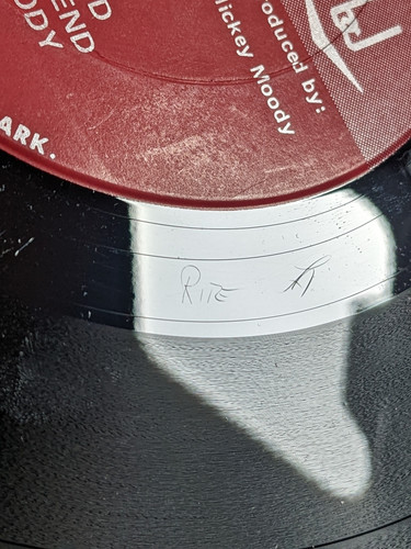 PXL 20221120 195846393.jpg