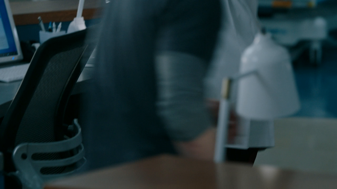 Image 6: Beautyrest Black Hybrid Stomach Sleeper