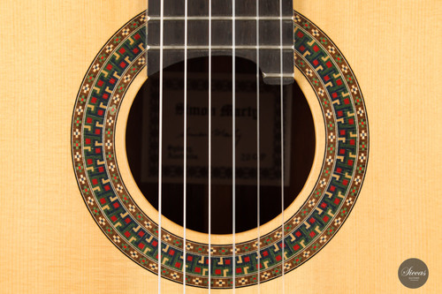 Classical guitar Simon Marty 2008 41.jpg