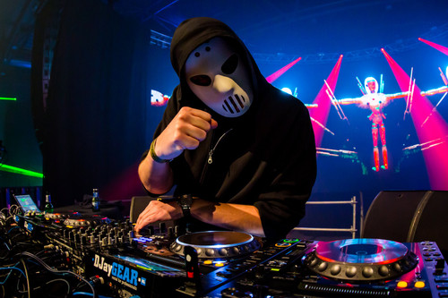 Sunny4ya.com Angerfist 2014 1656 1536x1024.jpg
