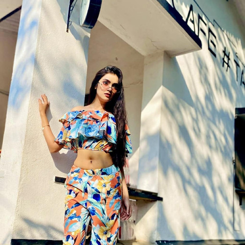S H saree nv1 1.jpg