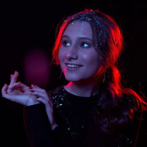 photo 5244466866318066311 c.jpg