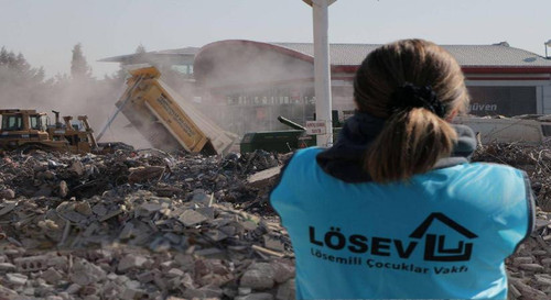losev deprem ayri moloz ayri olduruyor cWwr1eQl.jpg