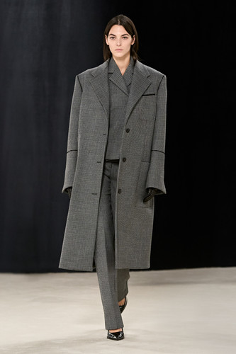 Ferragamo FW23 11.jpg