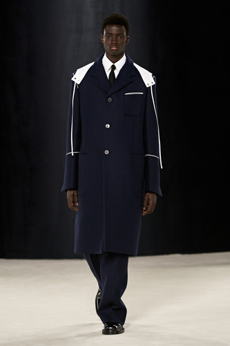 Ferragamo FW23 05.jpg