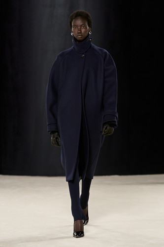 Ferragamo FW23 01.jpg