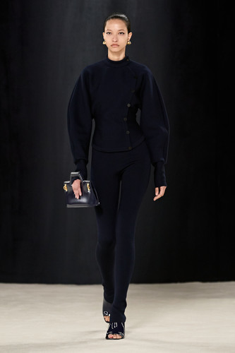 Ferragamo FW23 02.jpg