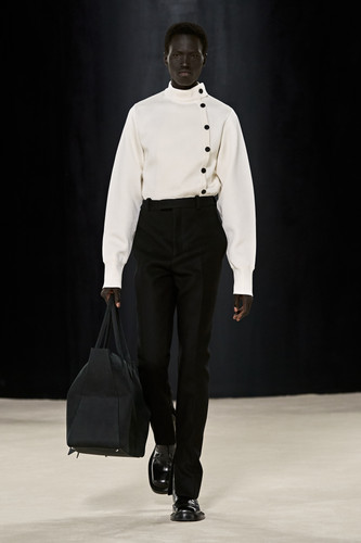 Ferragamo FW23 06.jpg