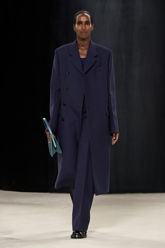 Ferragamo FW23 09.jpg
