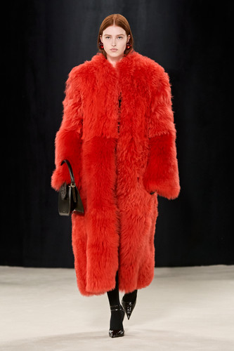 Ferragamo FW23 38.jpg