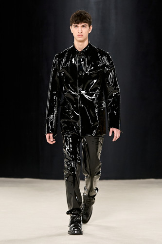 Ferragamo FW23 55.jpg