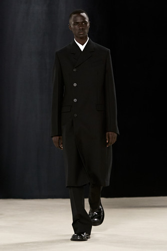 Ferragamo FW23 64.jpg
