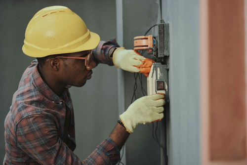 electrician min min.jpg