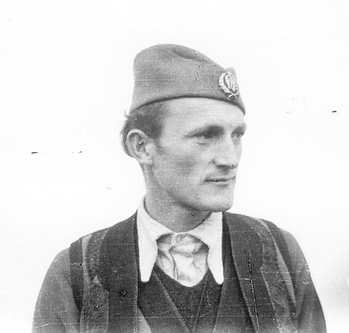 Потпоручник Секула Тешић, командант 2. љубићке бригаде.jpg