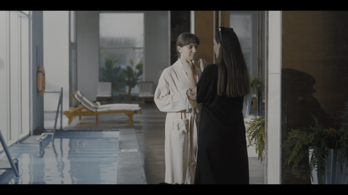 Who.Were.We.Running.From.S01E01.Episode.1.1080p.NF.WEB DL.HDR.DUAL.DDP5.1.H.265 NoRuNNiNG.mkv snapsh.png