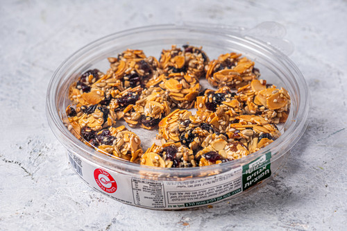 נשנושי אגוזים וחמוציות.jpg