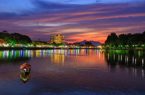 Kuching waterfront2.jpg