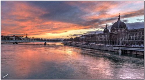 Lyon et l'Hôtel Dieu .jpg