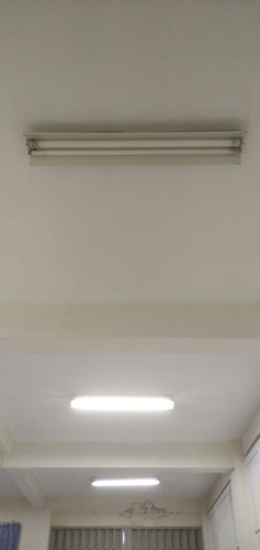 Lampu 1 Ruang 101.jpg