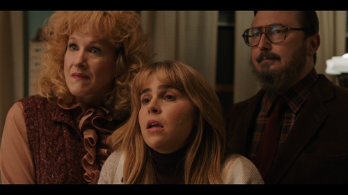 Up.Here.S01E01.Lindsay.1080p.HULU.WEB DL.DDP5.1.H.264 GeTrEKT.mkv snapshot 07.30 [2023.03.24 13.15.0.png