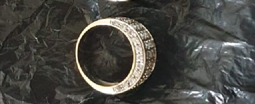 gold ring with diamonds simliar.png