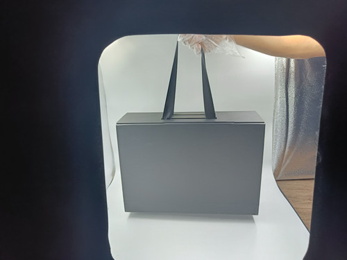 Buy luxury Corporate gifts hampers online.jpg