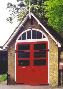Fire Engine House Old Harlow geograph.org.uk 275610.jpg