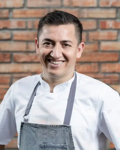 4x5 Victor Taborda.webp