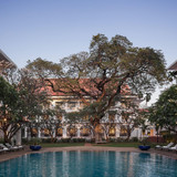 Le Royal poolside 798005