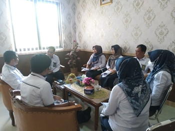 rapat.jpg