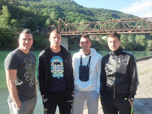 file 816x612 007009.jpg