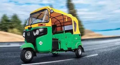 bajaj compact re.jpg