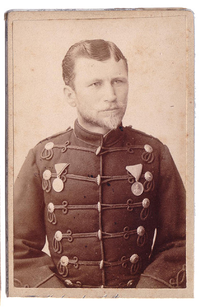 254884 69287938 Serbie Cheval CDV Nisch.jpg