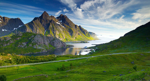 Foto Landscpae Gunung dan Padang Rumput.jpg