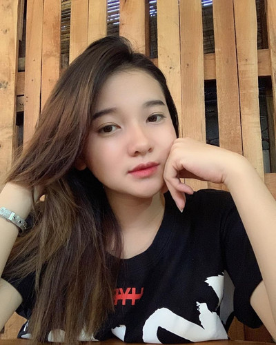 Foto Cewe Manis 819x1024.jpg