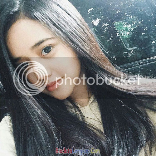 Cewek Cantik Biodatalengkap 1 9 zps3m2doq1s.jpg