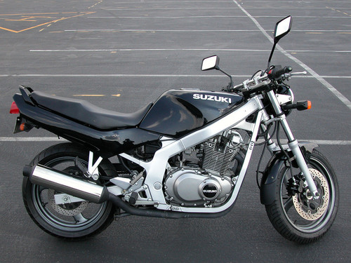 1280px 1997SuzukiGS500E 001.jpg