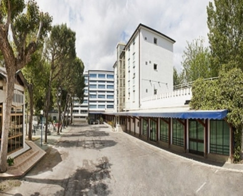 devant batiment 7.jpg