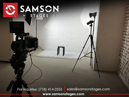 white cyc studio in Brooklyn.jpg