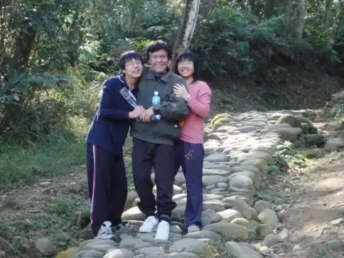 07 打鐵寮古道合影.webp