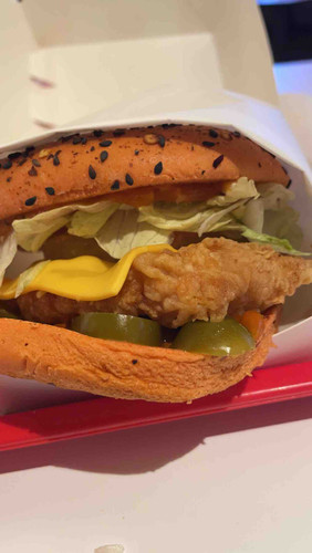 19409D13 DDB3 4382 87D8 B081F8C8CD22.jpg