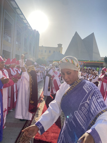 B1A2E4B5 11D4 4E98 8E42 764727858294.jpg