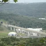 羊稠步道遠眺高鐵