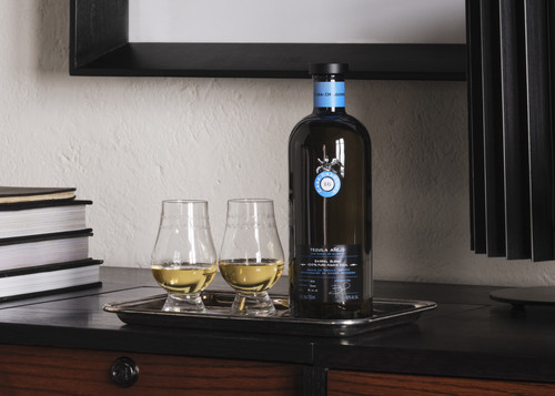 casa dragones anejo lifestyle.jpg