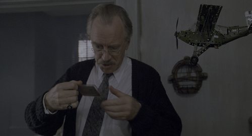 needful.things.1993.2160p.uhd.bluray.x265 b0mbardiers.mkv.scr02.png